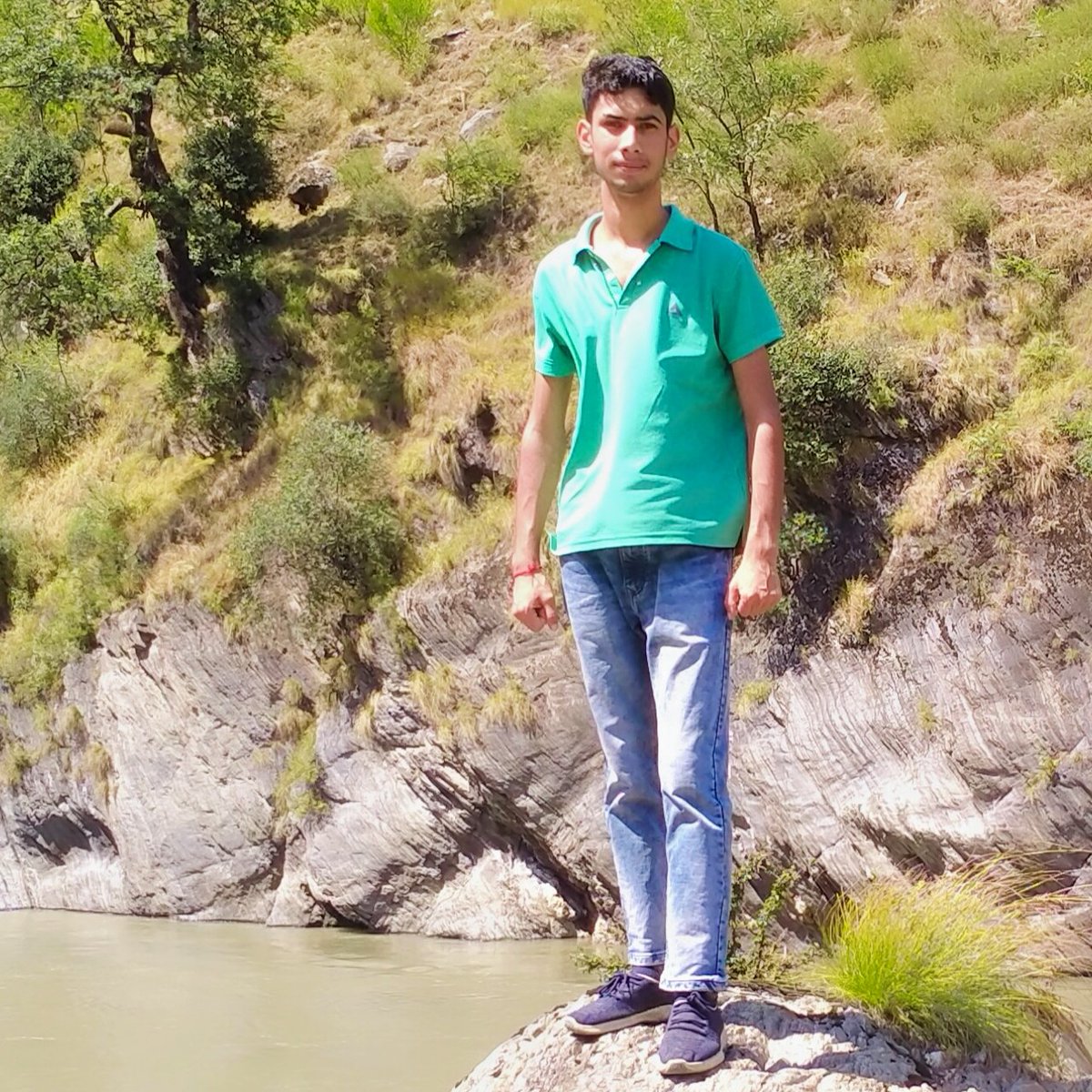 danishnaseer414's tweet photo. Muzaffarabad In Pakistan Occupied Kashmir (PoK) Is Just 27.4 KM's From Where I Am Standing.

#India #Pakistan #Teethwal #LoC #Karnah #KishanGanga #NeelumRiver #DanishNaseer #Love #Peace #PoK #Mountains #Kashmir #JaiHind #ZeroLine https://t.co/MjdwM893CG