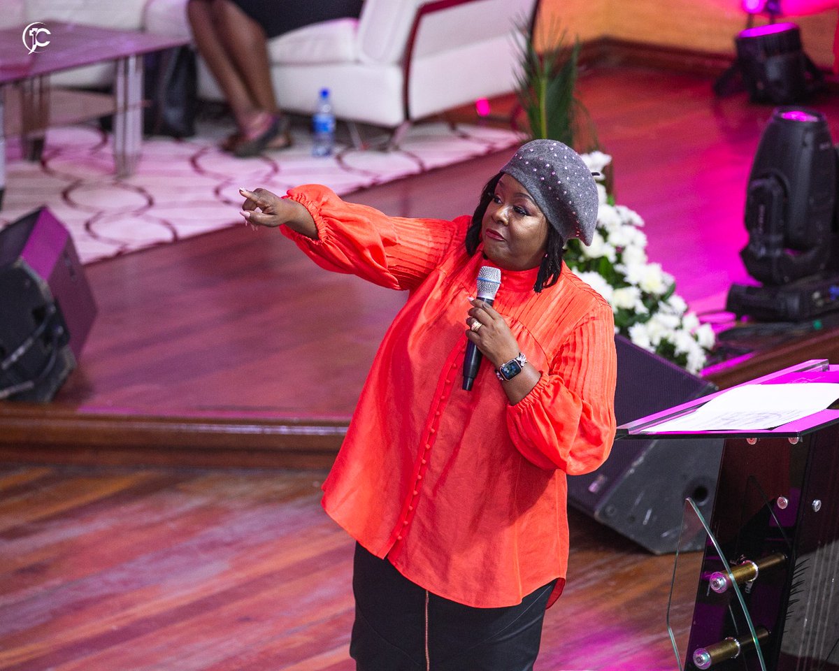 RevKathyKiuna's tweet photo. Currently preaching on Surrender
Reading; Romans 6:3-14 & Galatians 2:20 #ThePowerOfSurrender https://t.co/b5mffQlylm