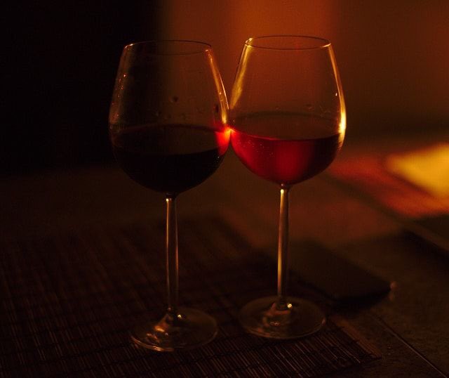 mfaldangz's tweet photo. lune — a #heehoon three tweet au wherein, 

heli (hs) and lune (sh) shared a night together. one begged the other to stay but unfortunately, that’s not how it works. https://t.co/gZo4qJ9ir5