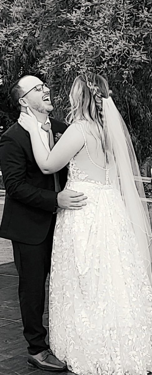 LMC1311's tweet photo. Brett and Krista are MARRIED!! #earlmarksthespot ❤️💍@CairnBaseball @CairnAthletics @Brett_Marks23 https://t.co/PNpRQN6RaV