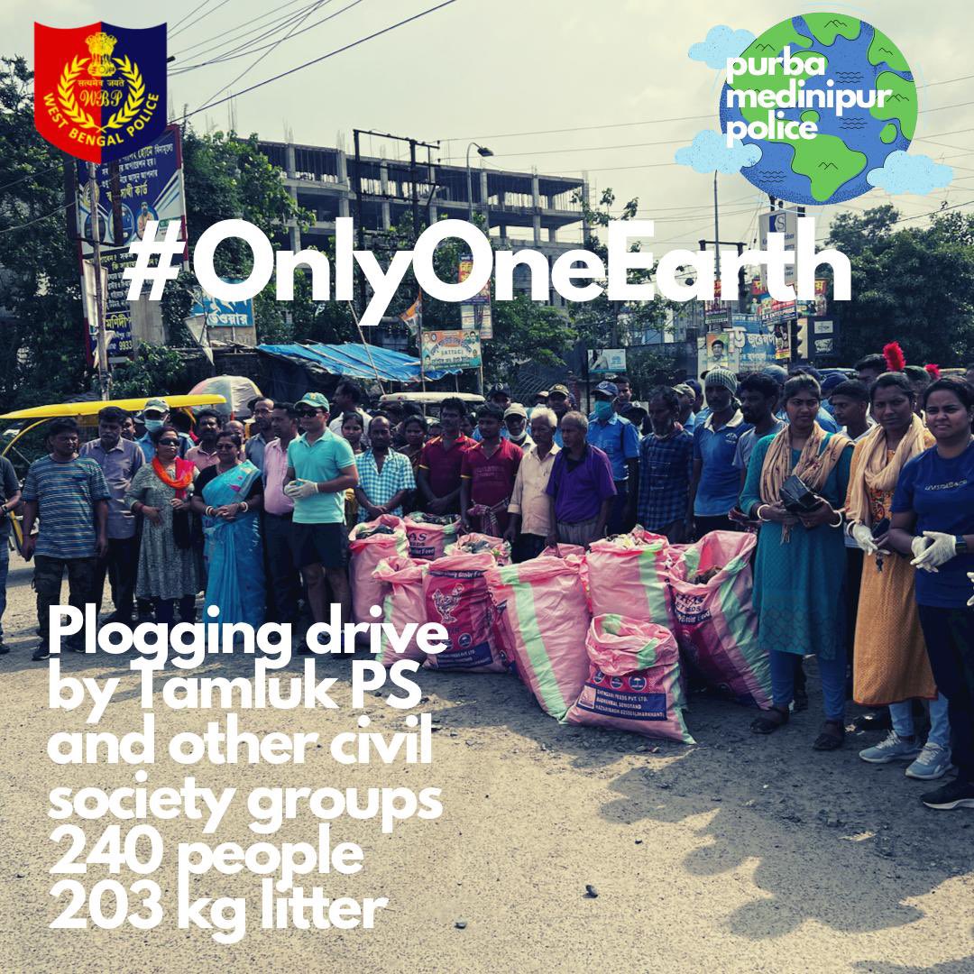 MedinipurSp's tweet photo. Observing World Environment day! Tamluk 

#WorldEnvironmentDay 
#Plogging
#HumaneInUniform 
#OnlyOneEarth 
#PurbaMedinipurInOurHeart https://t.co/RKQCDGXvnN
