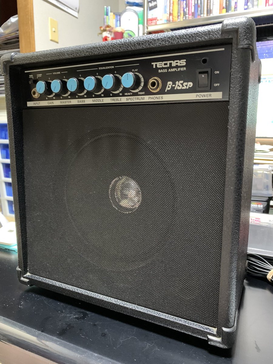 wachawachakie31's tweet photo. 🏢二光通販の直営店・🎸VIVA楽器で売ってた🇯🇵ジャパン・ヴィンテージのソリッドステート(トランジスタ)・ベース・アンプ、🏭アドバンス社OEMによる🇯🇵日本製『テクナスβ-15SP』✨
#TECNAS
#β15SP
#ベースアンプ
#二光通販 https://t.co/o5G8pQCPVn