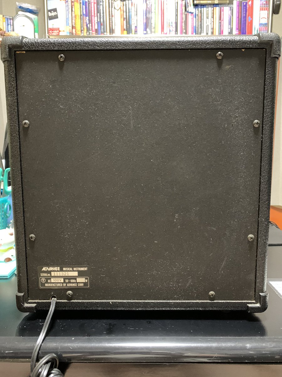 wachawachakie31's tweet photo. 🏢二光通販の直営店・🎸VIVA楽器で売ってた🇯🇵ジャパン・ヴィンテージのソリッドステート(トランジスタ)・ベース・アンプ、🏭アドバンス社OEMによる🇯🇵日本製『テクナスβ-15SP』✨
#TECNAS
#β15SP
#ベースアンプ
#二光通販 https://t.co/o5G8pQCPVn