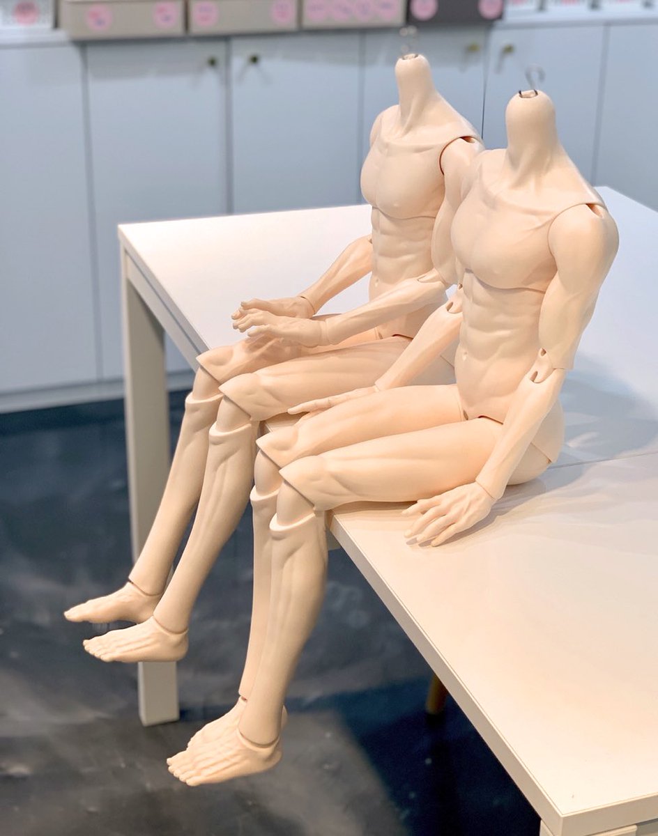 PIPOSDOLL's tweet photo. 비오는 일요일.새타입명을 아직 정하지 못해서;발매될 SD75사이즈 스킨색은 노멀/미백입니다. 기존 피포스 스킨색이 아닌 타사들과 호환될수 있도록 조색을 다시했답니다. 서프 행사장에 오시면 색상비교하실수 있답니다.#피포스 #pipos #piposdoll #sd75 #abjd #bjddoll #bjddolls #bjdsd #muscledoll https://t.co/ANRlQlklVd