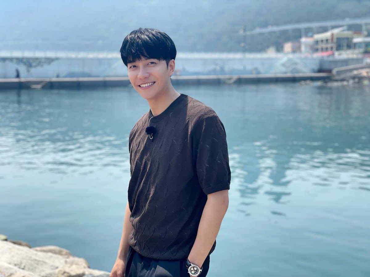 Happy 18th Debut Anniversary 💖✨ Tu sonrisa alegra mis días 🤩🍃🍃

#LeeSeungGi #이승기 
#이승기데뷔18주년축하해요
#모든날모든순간함께해요
#18YearsWithLeeSeungGi
#EveryDayEveryMomentWithLeeSeungGi
#IAm이승기Airen
