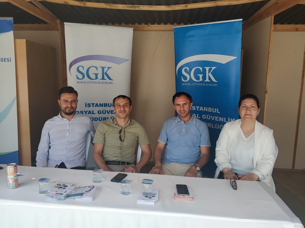 SgmPendik's tweet photo. Merkez Müdürümüz Sayın; Gülay TOKER ve Personellerimizden Hakan DAĞ, Bilgihan DİLMAÇ, Şafak ÇINAR 22. İşte Pendik Buluşmalarına katıldı.  #pendiksgm 

#sgkheryerde
#sgkherzamanyanınızda 

@istanbulsgim @sgksosyalmedya https://t.co/sZWAsdtqbp
