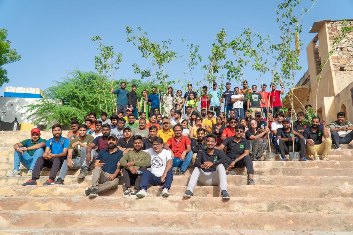 zeerajasthan_'s tweet photo. #Jaipur : विश्व पर्यावरण दिवस पर आमेर में कार्यक्रम

ग्रीन फोरेस्ट फाउंडेशन की गिव बेक टू नेचर, आमेर के सराय बावडी में वृक्षारोपण किया गया, फाउंडेशन संस्थापक कैलाश महावर के नेतृत्व में कार्यक्रम

@RajGovOfficial @DamodarAmer #RajasthanNews https://t.co/mRhlDSSulq