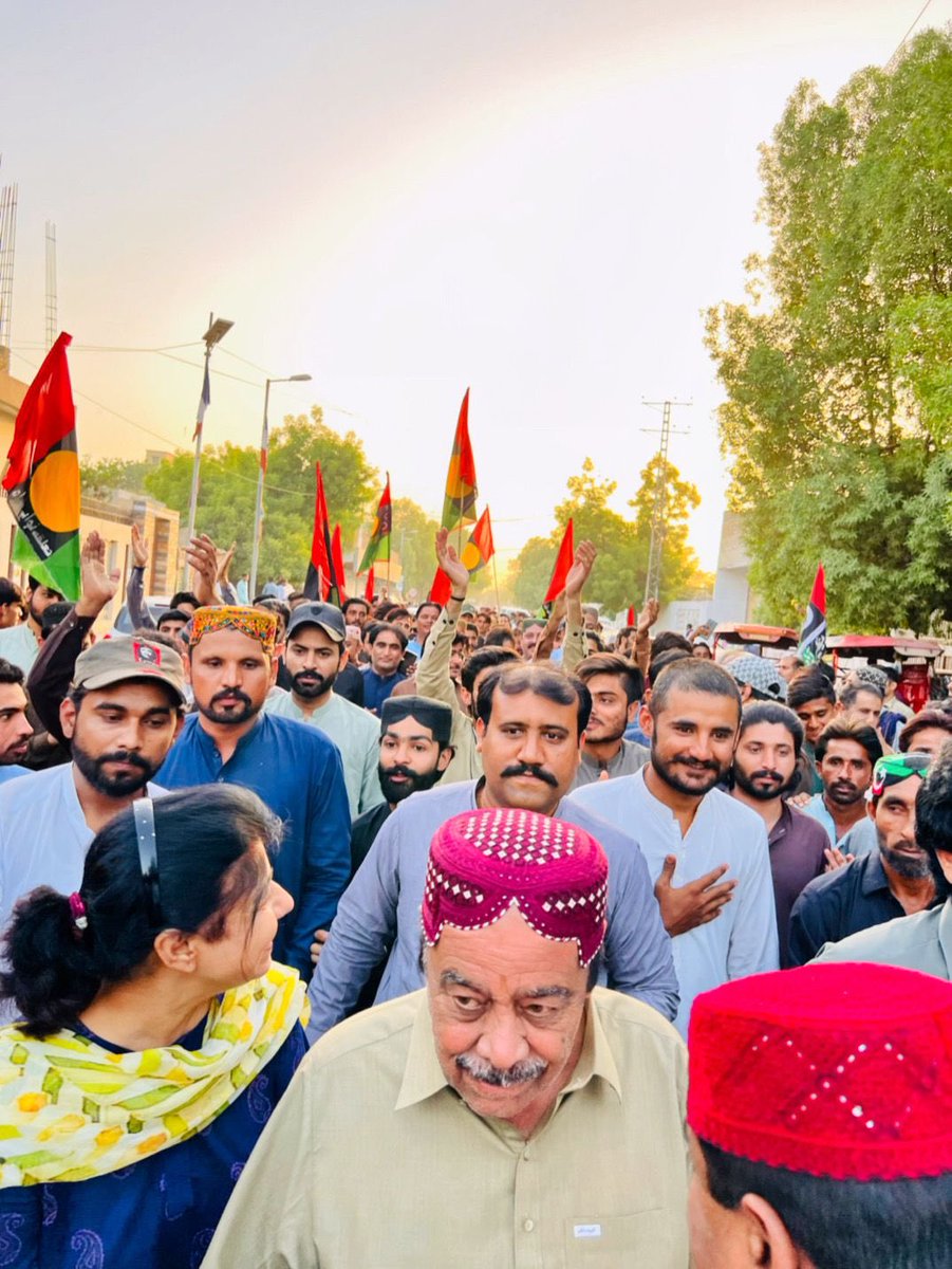 JavedNLaghari's tweet photo. #PakistanKhappay Rally at Shaheed Benazirabad, Nawabshah press club. Say No To Imran Niazi 
Long Live Pakistan https://t.co/h6FQk0k0F5