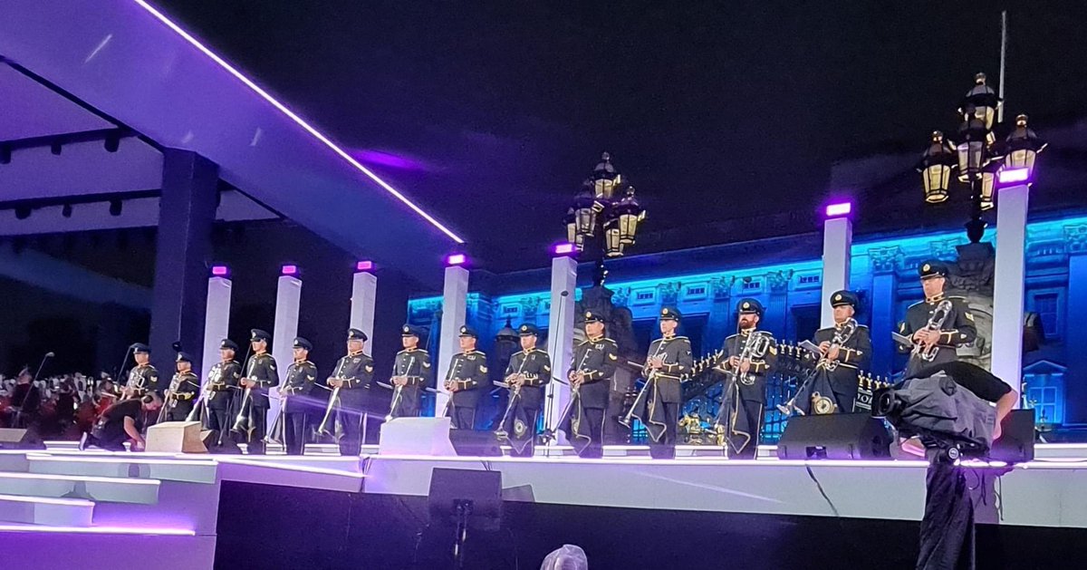 The Fanfare Trumpets of <a href="/RAFMusic/">RAF Music</a> performed the National Anthem at the Platinum Party at the Palace last night. As musicians rubbed shoulders with stars such as Diana Ross, George Ezra, Andrea Bocelli, Diversity and Alicia Keys.

#RAFMusic 🎺✈️🥁

#JubileeParty 
#PlatinumJubilee
