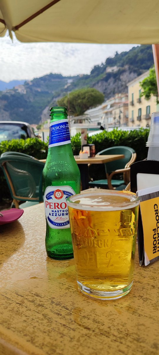 Junieli03's tweet photo. Questa si chiama meraviglia!
Un bel sentiero da fare un sabato mattina infuocato. E dopo, che fai? Non la prendi una birra ghiacciata? 🍋🍺
#sentierodeilimoni #costieraamalfitana #costiera #maioriminori https://t.co/Up99JbyzNs