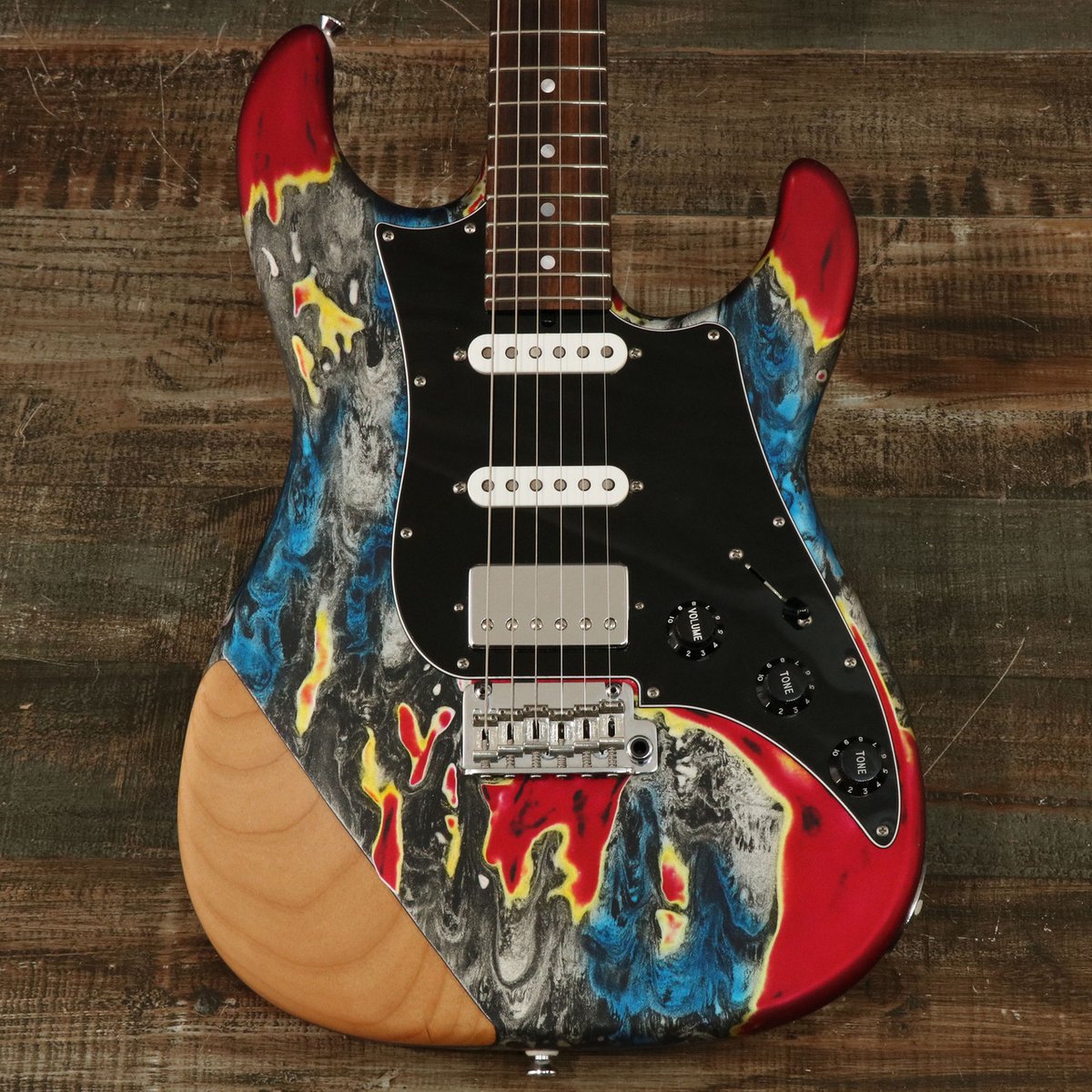 ishibashichamz's tweet photo. 【#ハイエンドフロア】#中古入荷速報
#JamesTyler #StudioElite が入荷!
James Tylerを代表するカラー”Burining Water”!
こちらの個体は青の配合がやや多めに感じられます。
中古では中々入荷しない代物となりますのでお早めに!
▼商品ページはコチラ!
https://t.co/d2qD74cPyG
#イシバシ楽器 https://t.co/3rfsJGbPWH