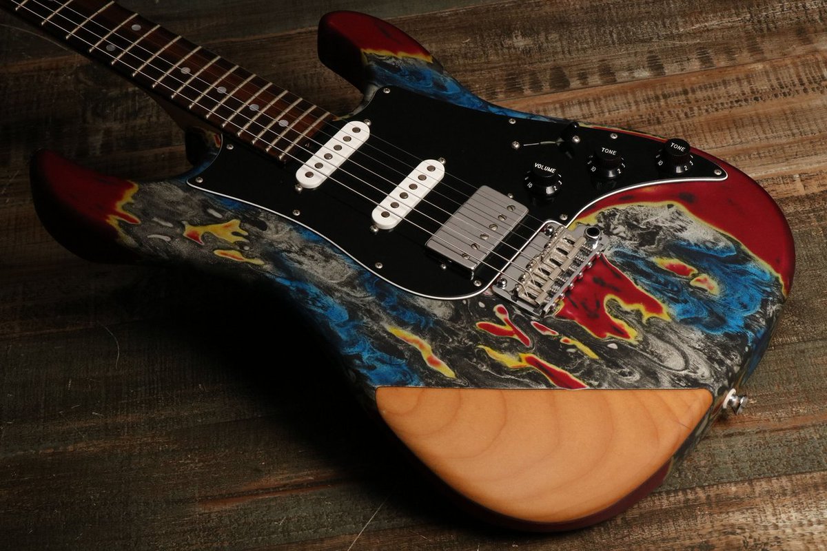 ishibashichamz's tweet photo. 【#ハイエンドフロア】#中古入荷速報
#JamesTyler #StudioElite が入荷!
James Tylerを代表するカラー”Burining Water”!
こちらの個体は青の配合がやや多めに感じられます。
中古では中々入荷しない代物となりますのでお早めに!
▼商品ページはコチラ!
https://t.co/d2qD74cPyG
#イシバシ楽器 https://t.co/3rfsJGbPWH