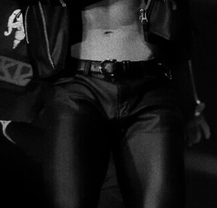 ⠀

     ♛
   ═━一  6̴̴1̴̴5̴
   I'm a good boy with naughty thoughts.

⠀