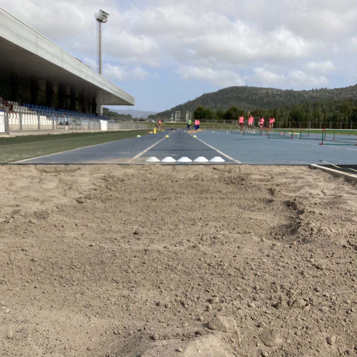 fatletismeib's tweet photo. Primers instants de la 4ª jornada de pista dels JEE Palma-Ponent, avui a Magaluf! Els més menuts ja estan en marxa!
@esportsIB @turismeiesports @EBaseMallorca #atletesfaib #pistafaib #basefaib #InfoFAIB https://t.co/hNPuDhVKRl
