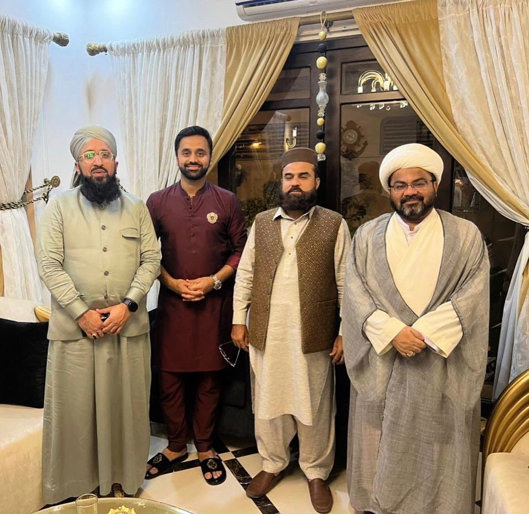 SamraaAniss's tweet photo. علماء کرام اور وسیم بادامی 😍

خوبصورت تصویر ماشااللہء ۔۔۔ ❤️

@WaseemBadami https://t.co/1n8N68uc1n