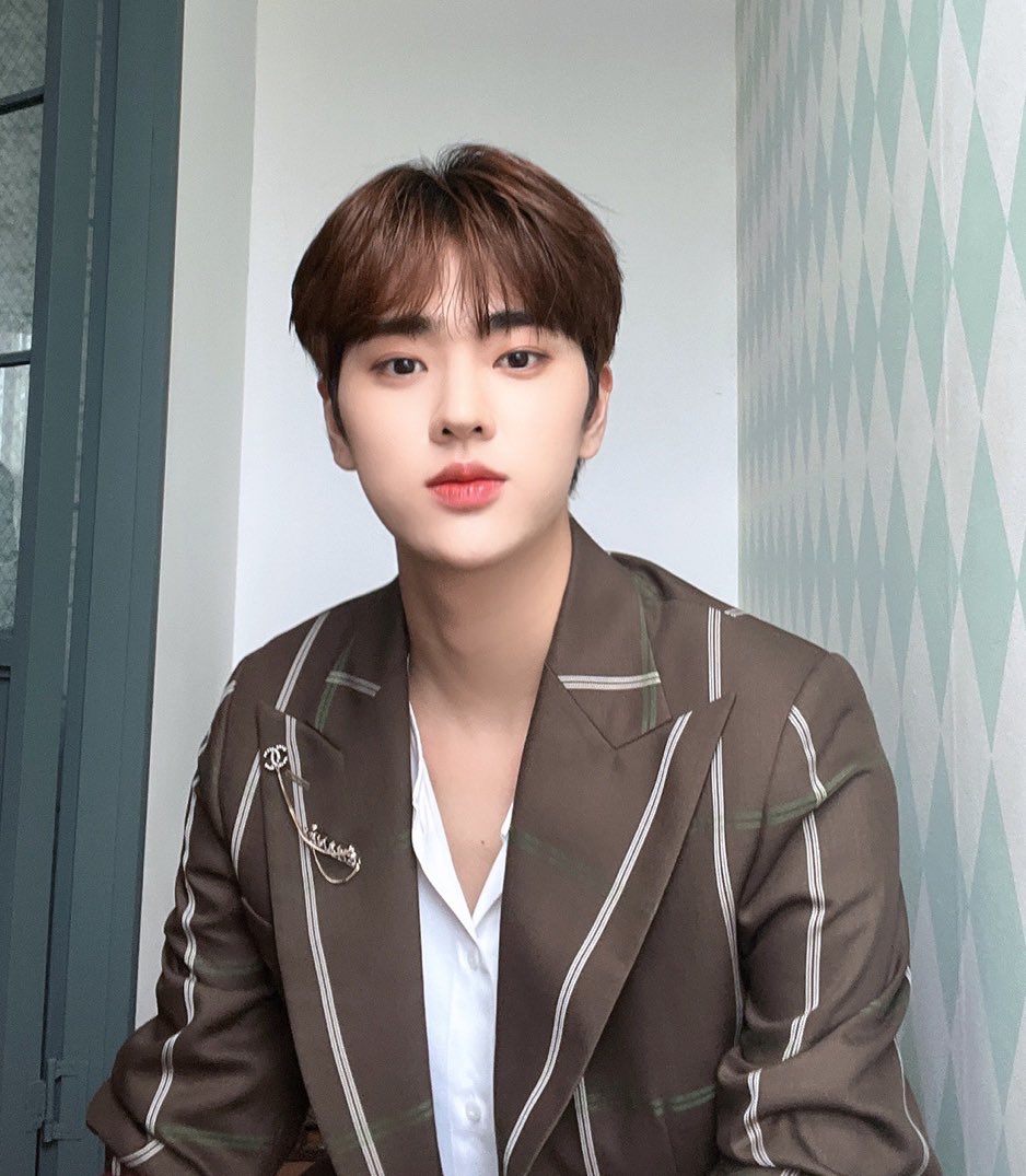BinMimi2's tweet photo. I’d like to nominate #HANBIN #EUNCHAN  FOR THE BEST #Visual of #idiol😉✨
@TPST_twt @TPST__official 
#TEMPEST #템페스트
#StanWorld #SWNewSeason https://t.co/gLRT4iWFkK