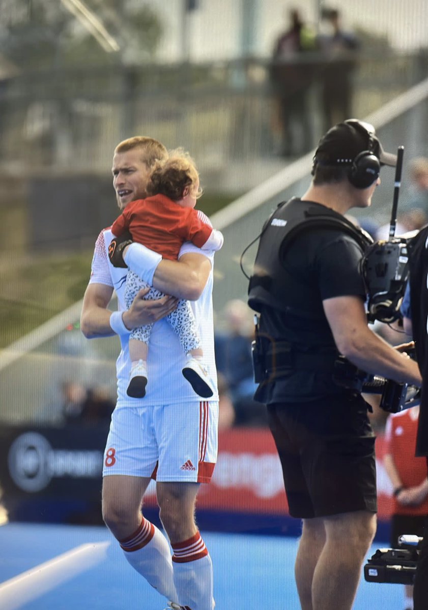 CreedBrendan's tweet photo. “GODDAMMIT, WE HAVE A CRYING BABY OVER HERE!!!”
Game 2: 🏴v🇳🇱
⏰: 15:30
📺: BT Sport
📸: Stanley Sports
#WhatALittleLegend #IndieRae https://t.co/SMFt6nE47D