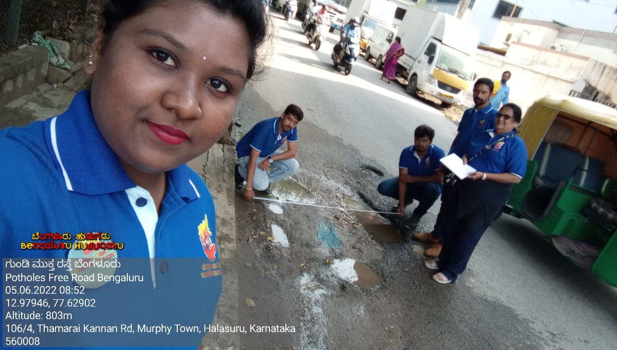 VinodKartavya's tweet photo. #PotholesFreeRoad Bengaluru campaign 4 at Ulsoorr, Old Madras road. Geo tagging the Potholes and also #selfieWithPotholes and upload to BBMP Sahaya 2.0 app.
@BBMPCOMM @BBMPAdmn @CMofKarnataka @narendramodi
#ಗುಂಡಿಮುಕ್ತರಸ್ತೆ ಅಭಿಯಾನ ೪.
@BengaluruHudgru https://t.co/uFJQtLE9ox