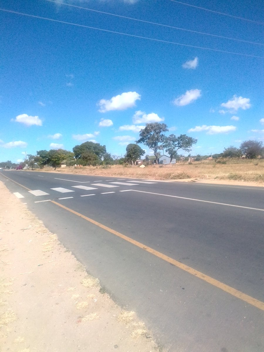 Emakhandeni residents request for speed humps installations at the Emakhandeni Primary crossing area for the safety of school pupils.
#savelives
