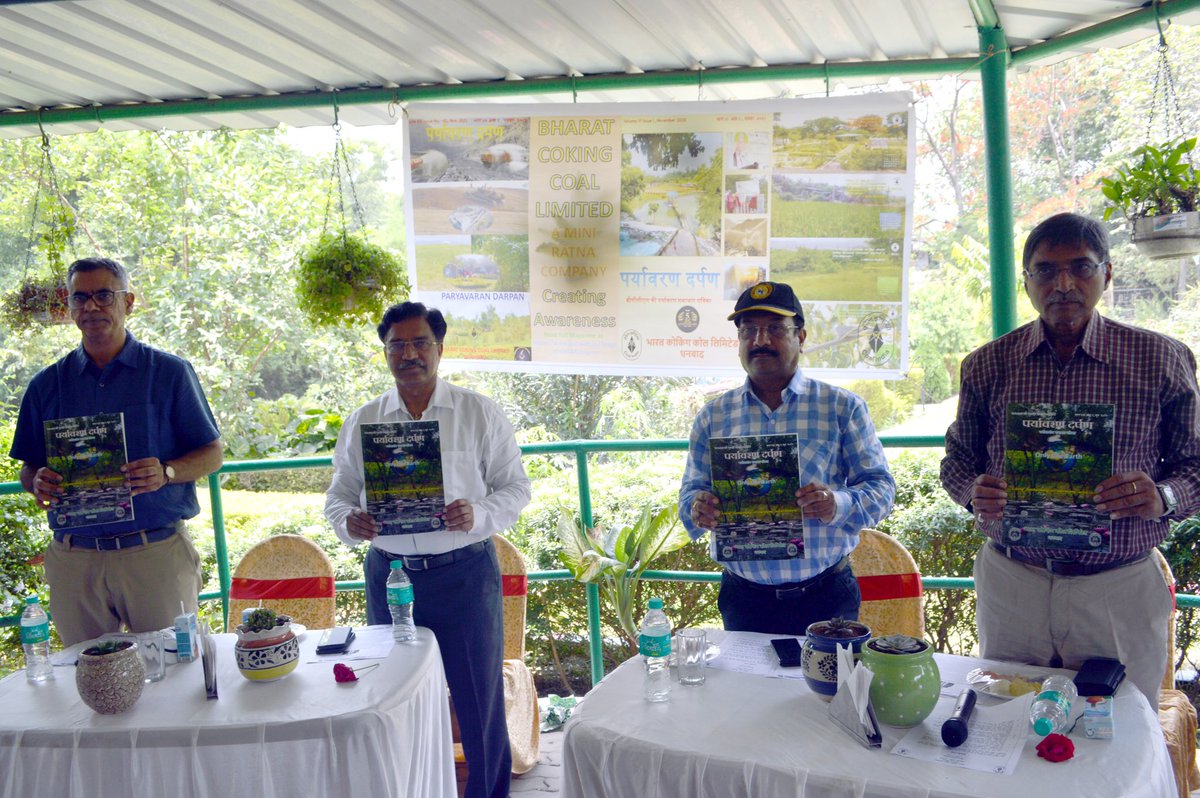 BCCLofficial's tweet photo. भारत कोकिंग कोल लिमिटेड में दिनांक 05.06.2022 को कोयला नगर स्थित पंचवटी इको पार्क में श्री समीरण दत्ता अध्यक्ष-सह-प्रबंध निदेशक, भारत कोकिंग कोल ल��मिटेड की अध्यक्षता में विश्व पयार्वरण दिवस का आयोजन किया गया | #CPSEPlantationDrive #AKAMmyTree
#WorldEnvironment
#OnlyOneEarth https://t.co/iOwCD7VZON