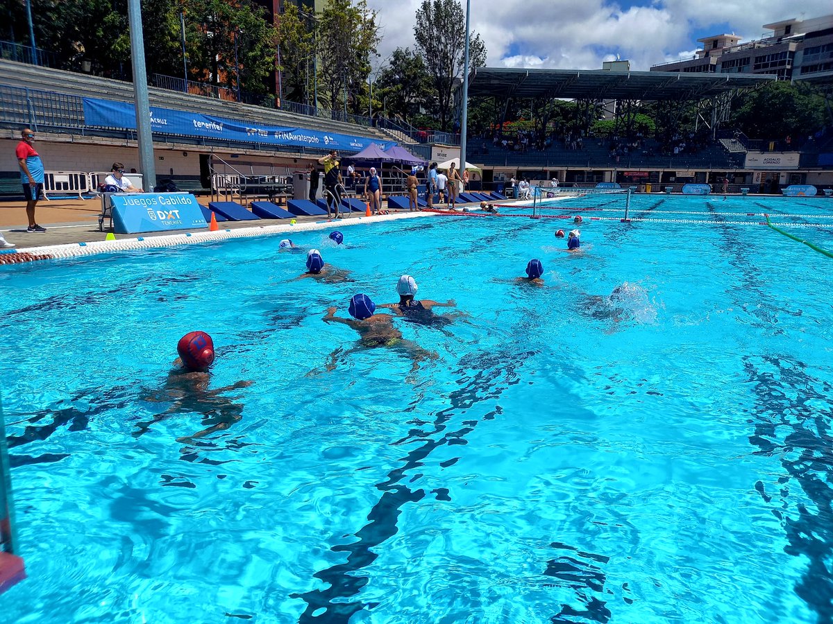 DXTenerife's tweet photo. #JuegosCabildoTF La Piscina Acidalio Lorenzo #SCTF acogió ayer el fin de fiesta de las disciplinas acuáticas en los XXXV Juegos Cabildo con las finales de #waterpolo #natación y #nataciónartística

👏 ¡Enhorabuena a todos y todas! https://t.co/QhCheDo6FR