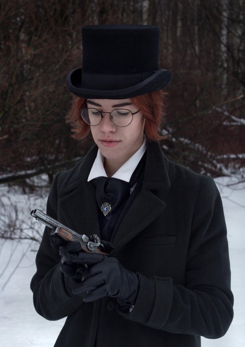 Лето началось, дети разбрелись, так что... 
Ищу тех, кто хочет заниматься русским и литературой, возможно, заранее начать готовиться к ЕГЭ и ОГЭ. 
Материалы авторские, подход с шутками и эмоциональной поддержкой, всячески френдли. 
Стоимость часа занятия обсуждаема.