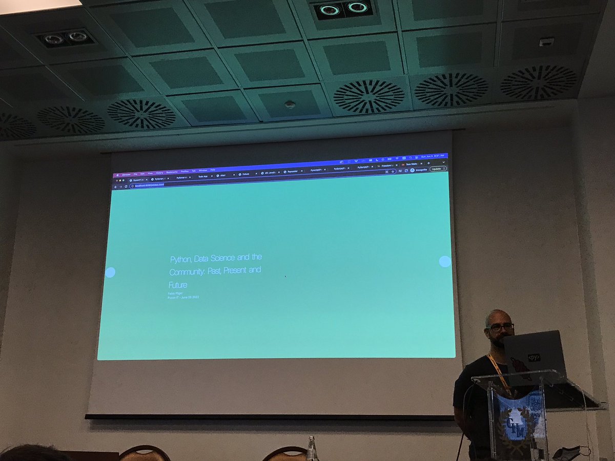 LucaCorbucci's tweet image. The last #PyConIT2022 keynote. 

@b_smoke talked about python communities and #Pyscript.