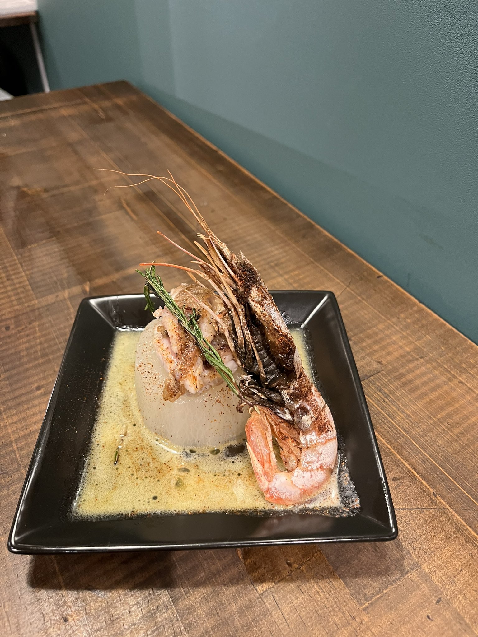 阿佐ヶ谷taps ワンオペでパタパタしてたのに 14時にもう一人が出勤した途端にまったりしちゃうの巻 花鯛のカルパッチョ 花鯛のポアレと赤海老のグリル フュメドポアソンのソース とかあり〼 クラフトビール Craftbeer 阿佐谷 Asagaya ビール工房