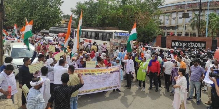 आंदोलन के 62वें दिन महारैली का आयोजन: 12 हजार से अधिक मनरेगा कर्मचारियों ने इस्तीफा दे कहा छत्तीसगढ़ के इतिहास का कालादिन - khabar24x7.in/maharally-orga…