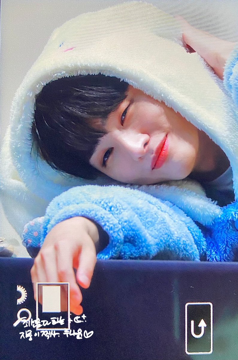 lunayoon_38's tweet image. [👦🏻] 220605
 
뒷모습도 사랑스러운 
시나모룽💙💙

#윤지성 #YoonJisung