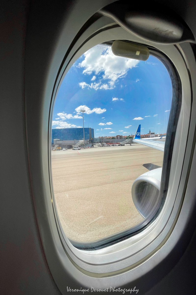 vederouet's tweet photo. 🇪🇸 Imminent departure
Flight to Tenerife before ferry to La Gomera
Veronique Derouet 06/2022
#flight #travel #ux9048 @ThePhotoHour https://t.co/z5QC5Oxbyo