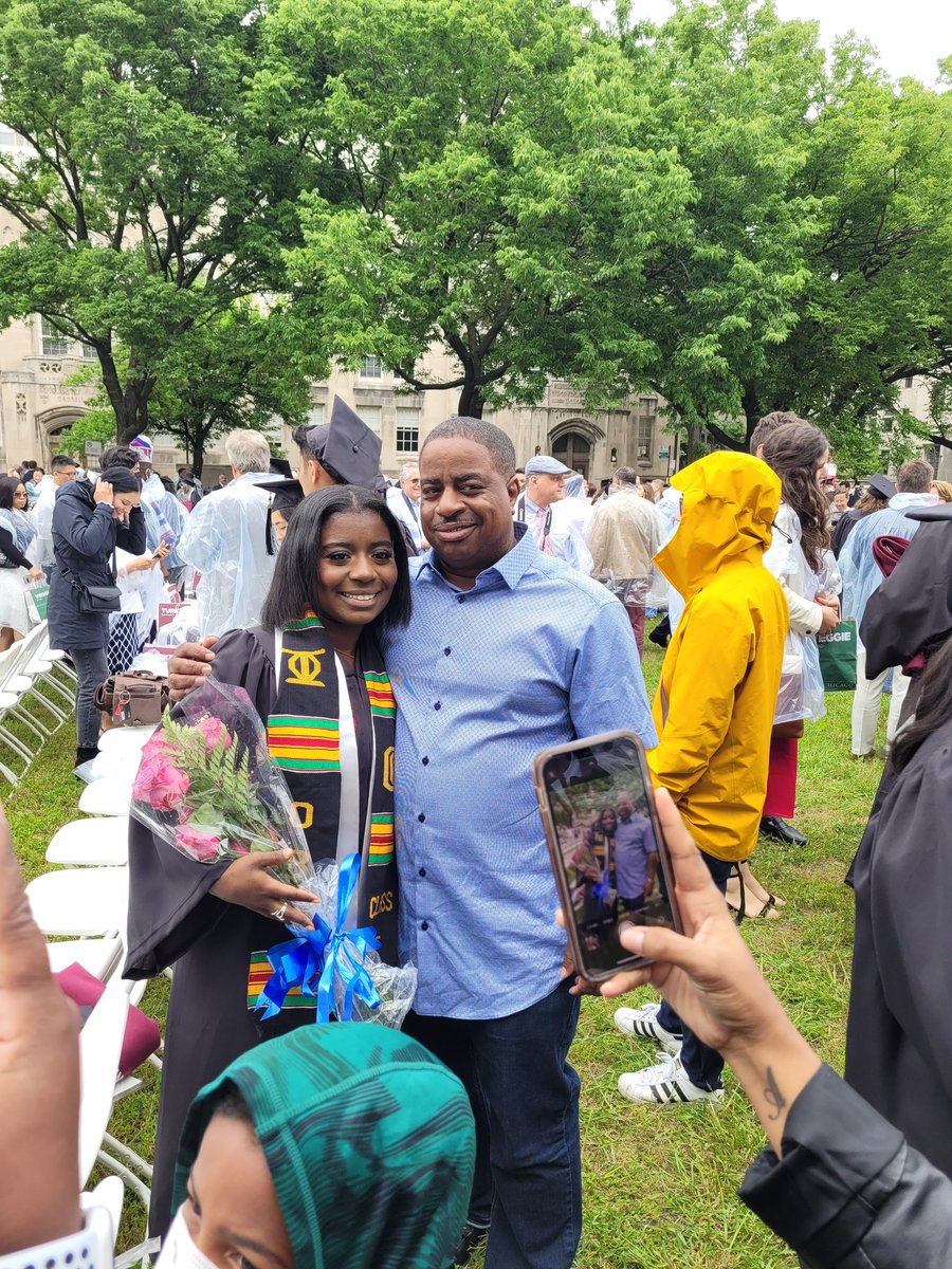 TennisdadD's tweet photo. Thanks to all my family and friends who helped inspire Selena over the years. It is truly appreciated. #UChicago #UChicago2022 https://t.co/8rn5cbg2FN