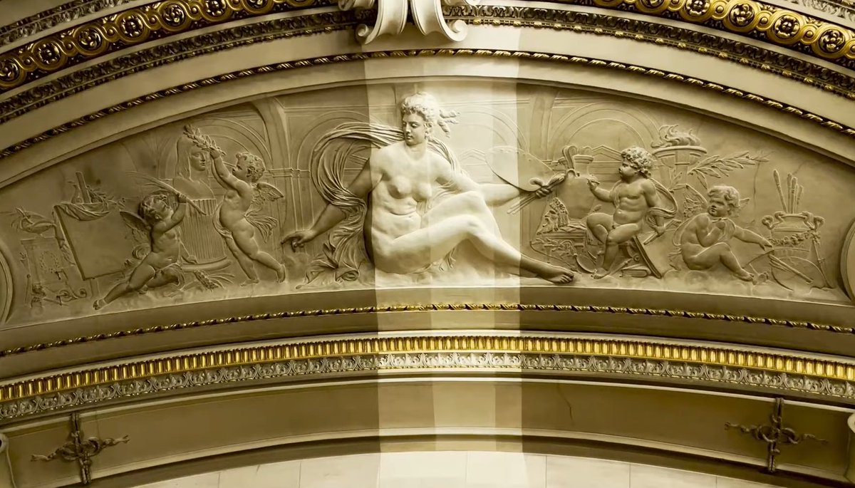 📰 « Sous les ors de l’escalier Mollien »

✨ Moins connu que le Salon Carré mais pourtant tout aussi emblématique, l’escalier Mollien recélait des merveilles dissimulées par un siècle de poussière.

Lire notre article complet 👉 bit.ly/3xe136f