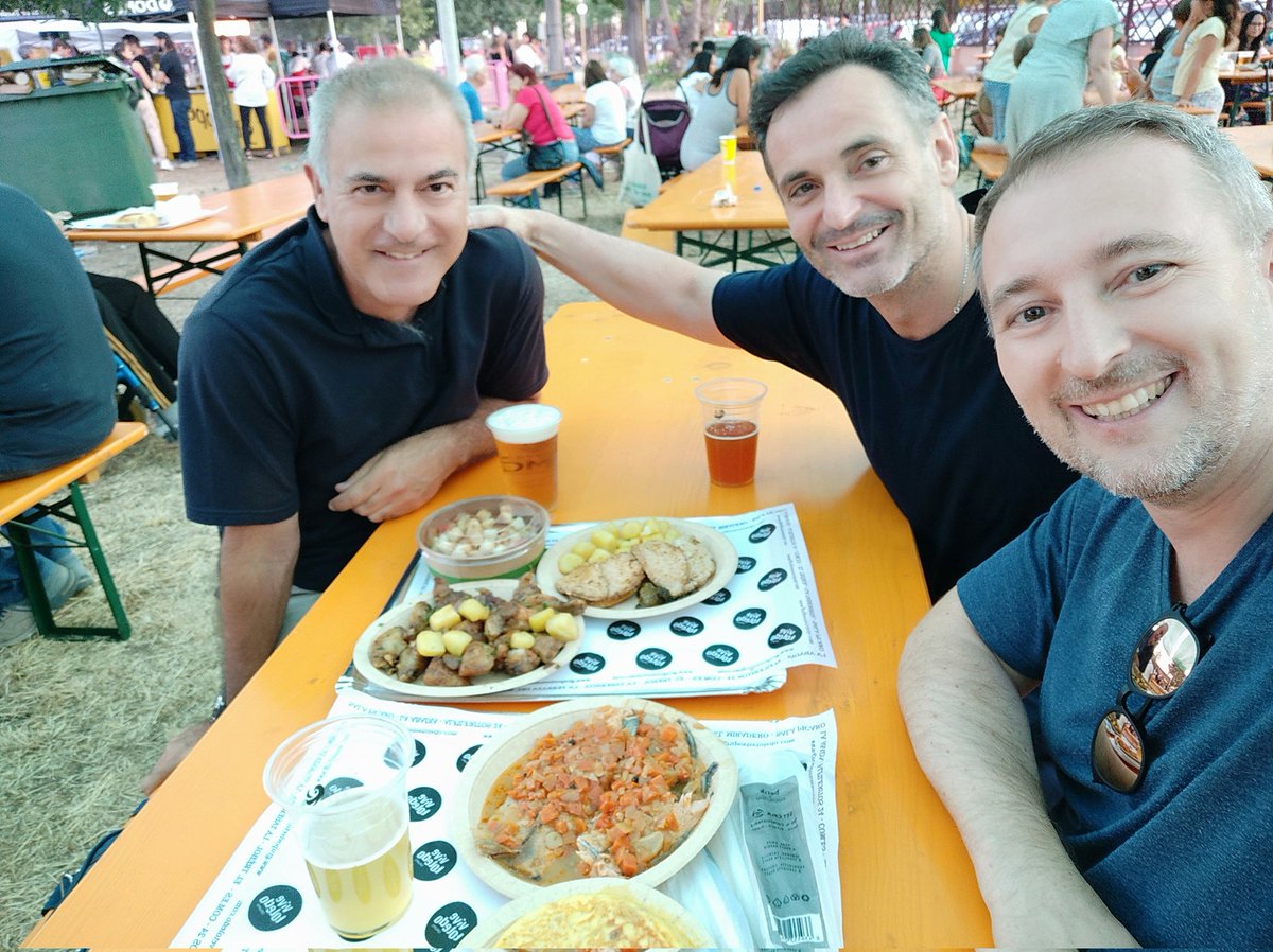 villacampa_to's tweet photo. Fin de semana en la antigua playa de #Safont disfrutando de una necesaria y magnífica iniciativa con gran participación #MúsicaxelTajoFEST gracias a @fundaciontoledo y @EduSButragueno. Tiempo para soñar y reivindicar un #Tajo limpio en el #diadelmedioambiente
#Replanet https://t.co/KrIUpZUm8U