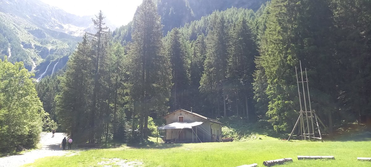 EnricoCalvo2's tweet photo. Ritorno in valle per un carico e per programmare i servizi estivi #ValCodera #ScoutCodera #AquileRandagie https://t.co/3JufxW1bQn
