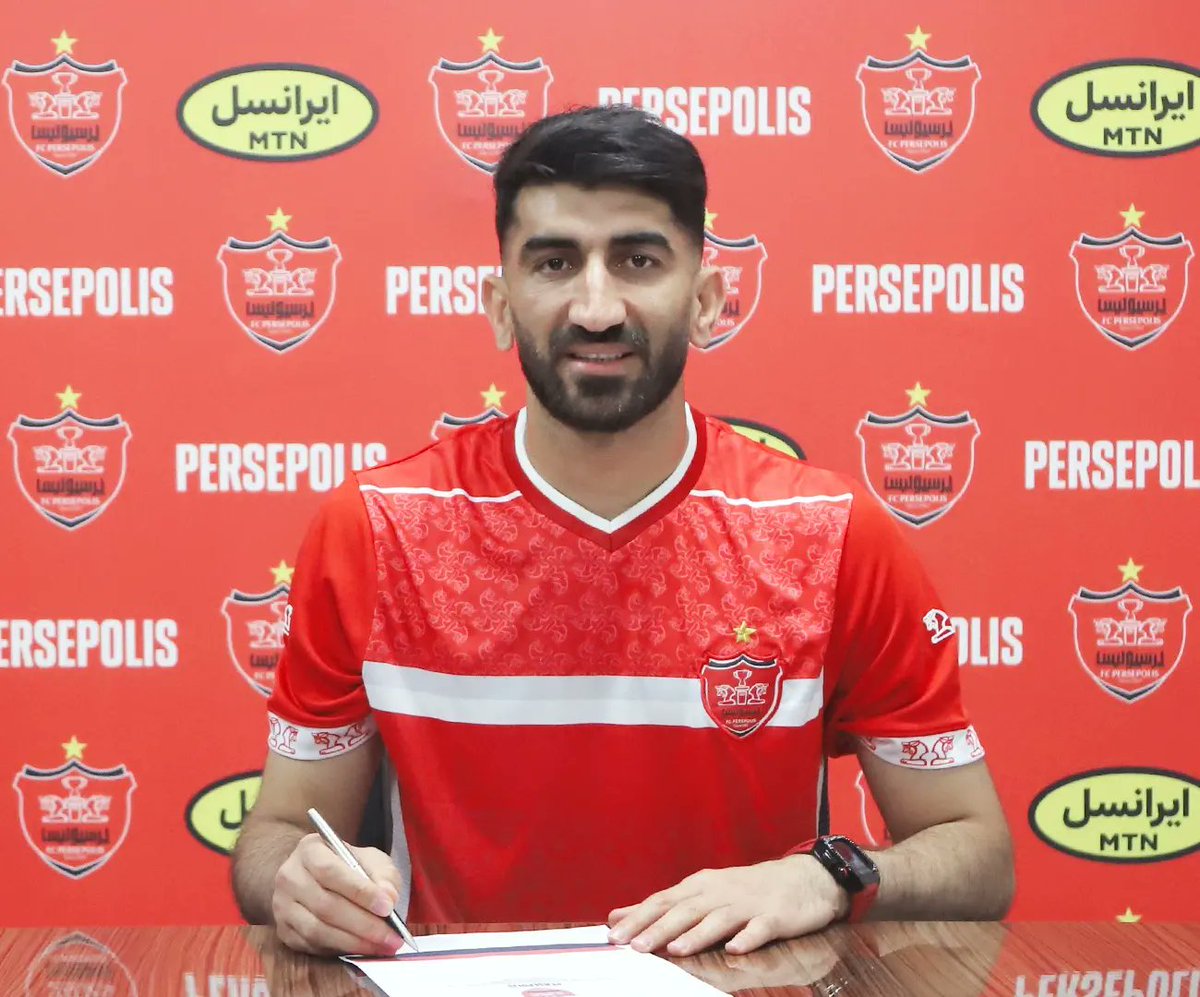 PersepolisFC's tweet photo. «بیرو» دوباره اینجاست؛ عضوی از ارتش سرخ
🤩🚩
#پرسپولیس #علیرضا_بیرانوند https://t.co/FDxKIDYErS