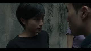 『少年たちの時代革命』（2022年）

2019年、香港の民主化デモが激しさを増す中、17歳の少女YYは警察に逮捕される。そして香港を去った親友との友情が絶たれたこと知った彼女はSNSにメッセージを残し香港の街に消える。
デモ隊の若者、ソーシャルワーカー、ドライバーの兄妹らが彼女を捜索するが…。