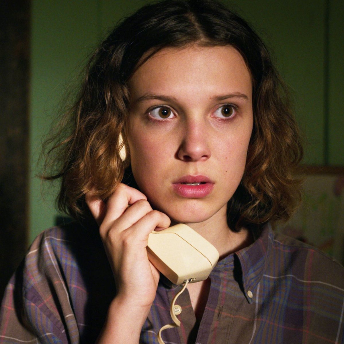 intotheglowES's tweet photo. Esta cara se nos ha quedado al ver el final de la primera parte de Stranger Things'. ¿Y tú? Dinos qué te ha parecido sin spoilers 😱 🤔
 
#strangerthings #strangerthings4 #netflixseries
#netflixespaña #netflix #seriesnetflix #series #entretenimiento #tvseries #tendencias https://t.co/asW3rqjE1z