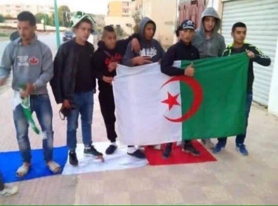 SOUVENIRAVENIR's tweet image. SI VOUS EN REDEMANDEZ APPELEZ @NUPES_2022_ @ValVervoort la #diarrhéepuante  #islamofachiste du #kamarade @JLMelenchon le #dictateur de l’#ordrenouveau 😱😱🤡🤡🕳🕳👎🏿👎🏿