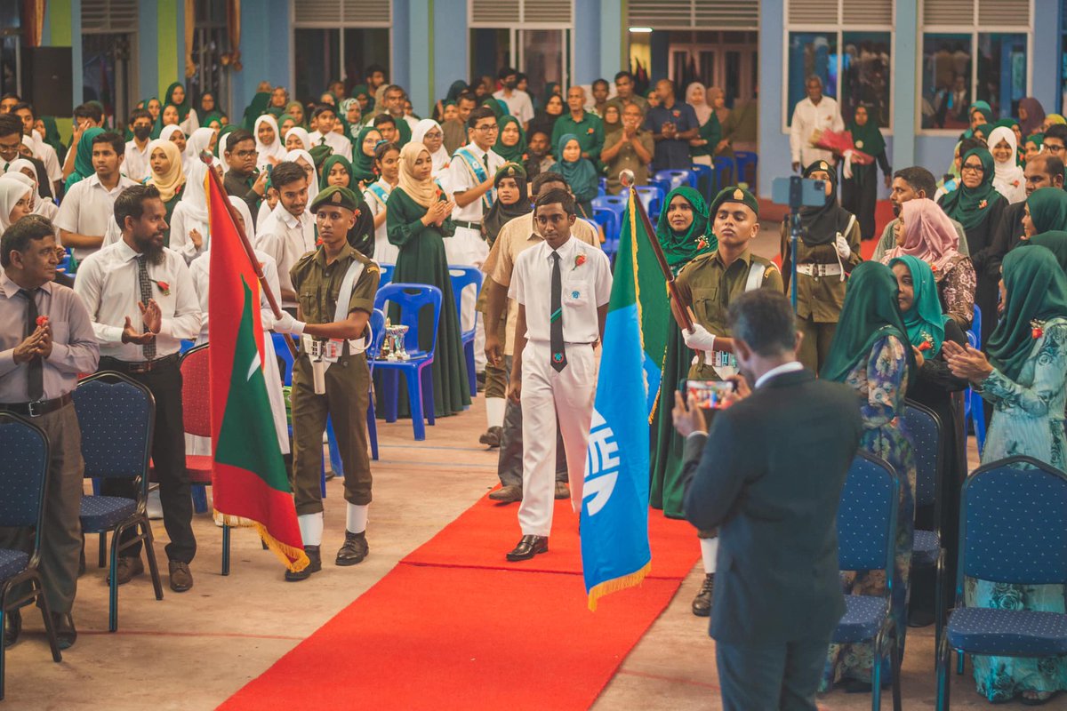 Ministry of Education (@moedumv) on Twitter photo ޏ. އަތޮޅު ތަޢުލީމީ މަރުކަޒުގެ 2019 އަދި 2020/2021 ވަނަ އަހަރީ އިނާމު ދިނުމުގެ ޖަލްސާ. މި ޖަލްސާ ޝަރަފުވެރިކޮށްދެއްވީ ސްޓޭޓް މިނިސްޓަރ <a href="/AthiyaNaseer/">Aishath Athiya Naseer</a>. ޏ. އަތޮޅު ތަޢުލީމީ މަރުކަޒުގެ 2019 އަދި 2020/2021 ވަނަ އަހަރީ އިނާމު ދިނުމުގެ ޖަލްސާ. މި ޖަލްސާ ޝަރަފުވެރިކޮށްދެއްވީ ސްޓޭޓް މިނިސްޓަރ <a href="/AthiyaNaseer/">Aishath Athiya Naseer</a>.