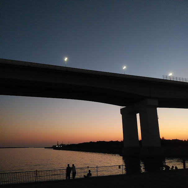 ♪ふたりを夕やみが つつむ～♪ とかの頃 天使が目覚め 今夜も絶対 悪魔の所業をなす