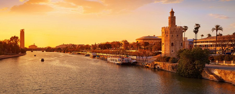 SuGenteYSevilla's tweet photo. Sevilla no es más que un pedacito de paraíso caído en La Tierra. https://t.co/hQ20rPtAZB