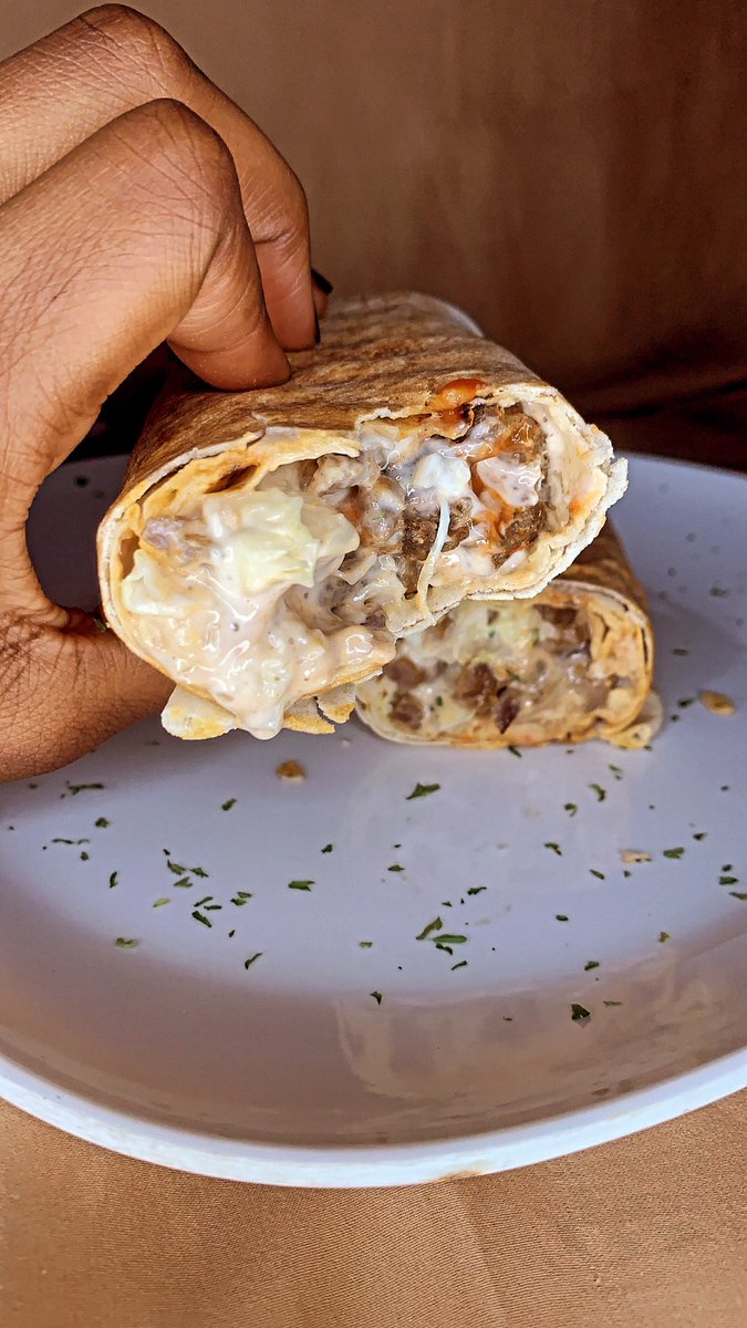 baybites_'s tweet photo. Our signature beef shawarma 😋

#baybites #Kaduna #kadunabakers #shawarma #BEEF https://t.co/EZD2XhS3BU