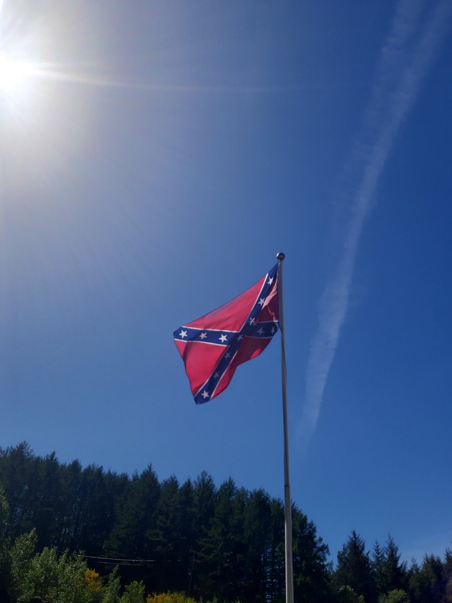 KurtSlatten's tweet photo. Aferojn oni trovas en Rura Norvegio https://t.co/j87aJaqfvJ