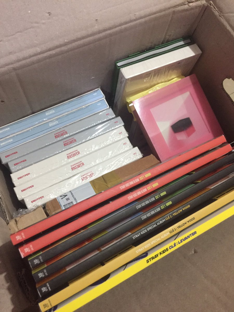 Seoul_Merchant's tweet photo. ‼️RT FOR SURPRISE DM‼️ 

6.6 and ANNIVERSARY SALE ONHAND

FREE SHIPPING on selected items! 

Price starts at ₱6 pesos! MINE/FORM BASIS

₱66 SEALED ALBUM
₱6 BTS
₱6 ENHYPEN 
₱6 SEVENTEEN
₱6 EXO
₱6 SKZ
₱6 TXT
₱6 NCT

others: GOT7 WAYV DAY6 TREASURE BLACKPINK

6.6.2022 (7PM) https://t.co/JASKEN6Yeg