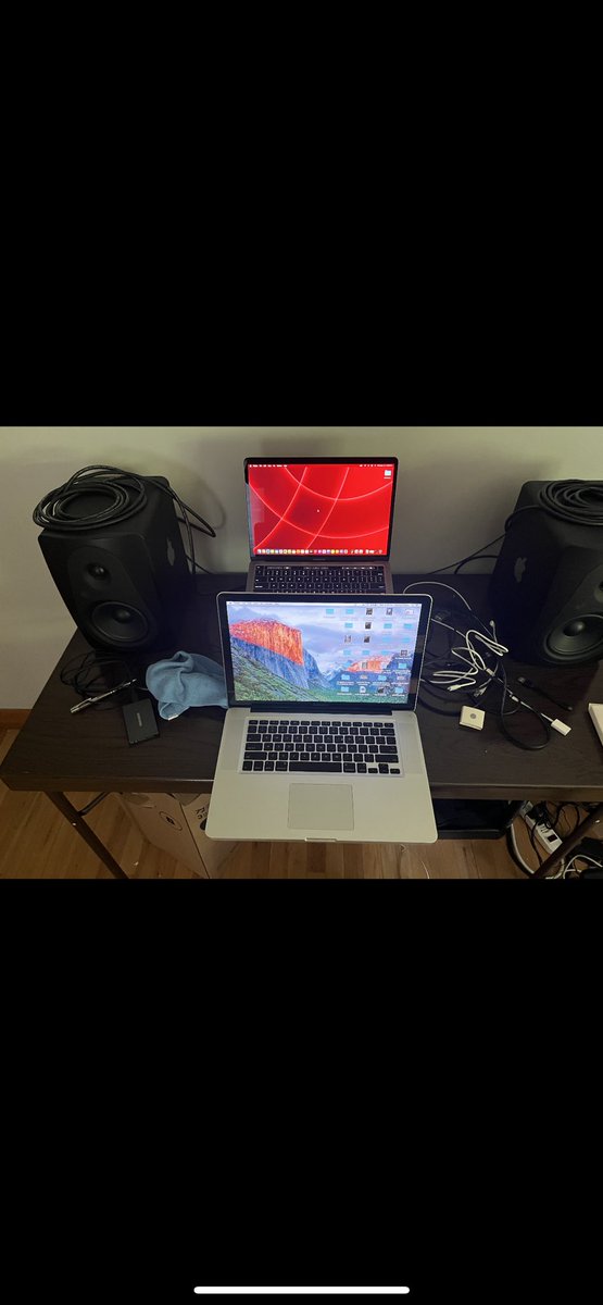 iLLPeTiLL's tweet image. Wish I could put my M1 #macbookpro13 specs, into my 2011 #macbookpro15 frame, just with the new clear screen. Everything feels so much better and the trackpad was 1000X better before haptic touch. Not i gota get a mouse, but fuck when ya gotA use it lol