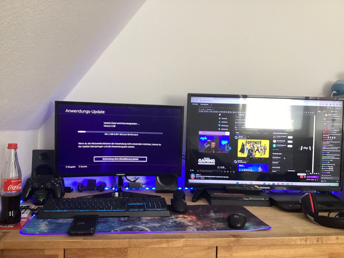ColinSq's tweet photo. @katooyoooo Zocke auf PS4 will mir aber noch ein PC kaufen https://t.co/Bi6uP0ChTB