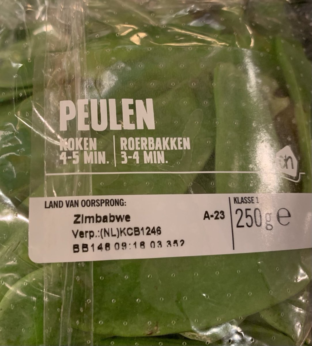 Geen betere maand voor oogst van Nederlandse peulen dan juni. Maar de ⁦<a href="/albertheijn/">Albert Heijn</a>⁩ haalt ze uit … Zimbabwe.

Ook voor deze onzin landen er vliegtuigen op Schiphol.