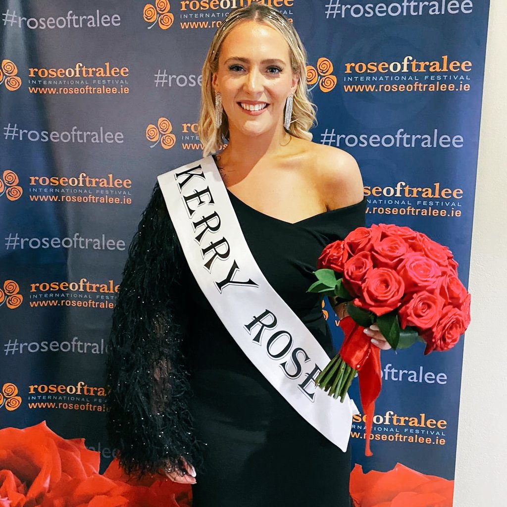 KerryRoseCentre's tweet photo. Ladies & Gentlemen, meet our new Kerry Rose! Huge Congratulations @edaeinoconnell, our 2022 Kerry Rose🌹What a fantastic night and what a wonderful lady to take us into the next @roseoftraleefestival. #upthekingdom #kerryrose #roseoftralee https://t.co/nmQGyKuavS