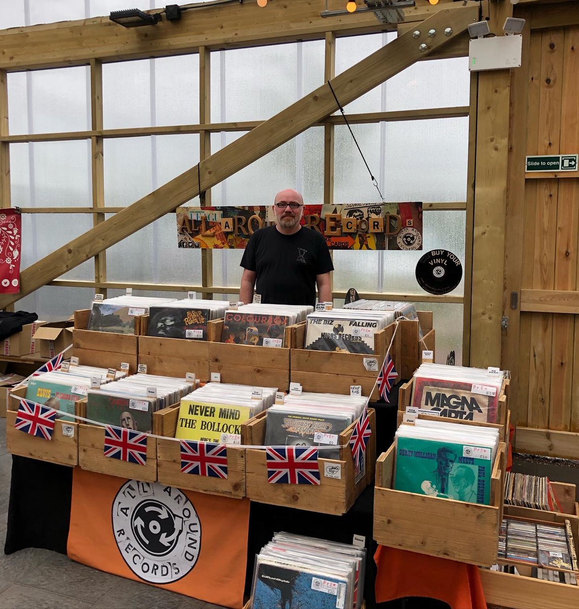 allaroundstore's tweet photo. Today weโre at @herberts_yard ๐ถ
#brum #allaroundrecordstore #recordstore #vinyl #vinylclub #vinylrecords #lps #33rpm #independentrecordstore #nowplaying #independentrecordshop #instavinyl #vinylgram #prelovedvinyl #vinyllovers #createdigging #vinyloftheday https://t.co/nDWJx3i1e3